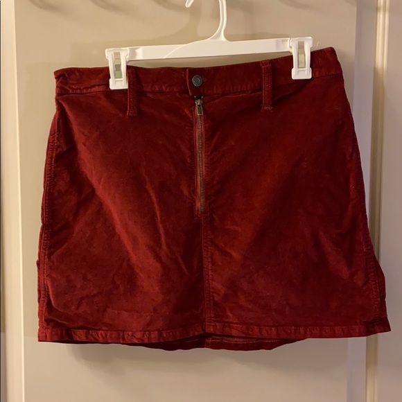Madewell burgundy red velvet mini skirt - Picture 2 of 3